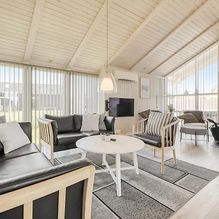 Spaceous Wooden House With - Sj724 Tatil Evi