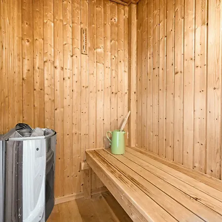 Spaceous Wooden House With - Sj724 * Harboør