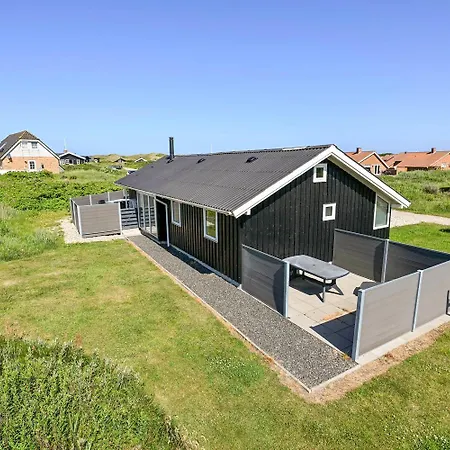 Dom wakacyjny Spaceous Wooden House With - Sj724 Harboør